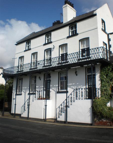 Balcony House