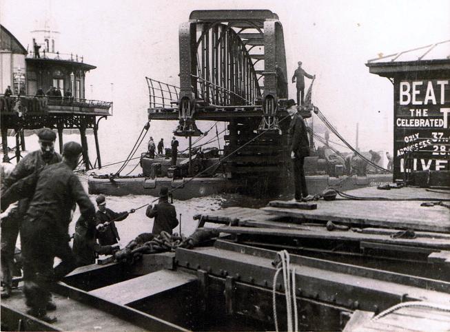 New Bridge being erected in 1963